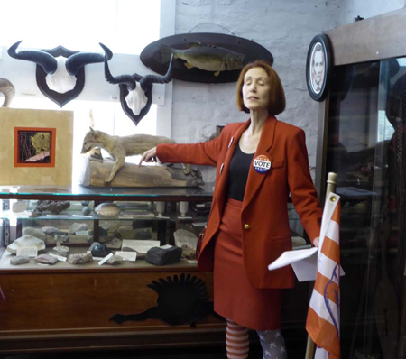 xx_03-redcandidate_akin16